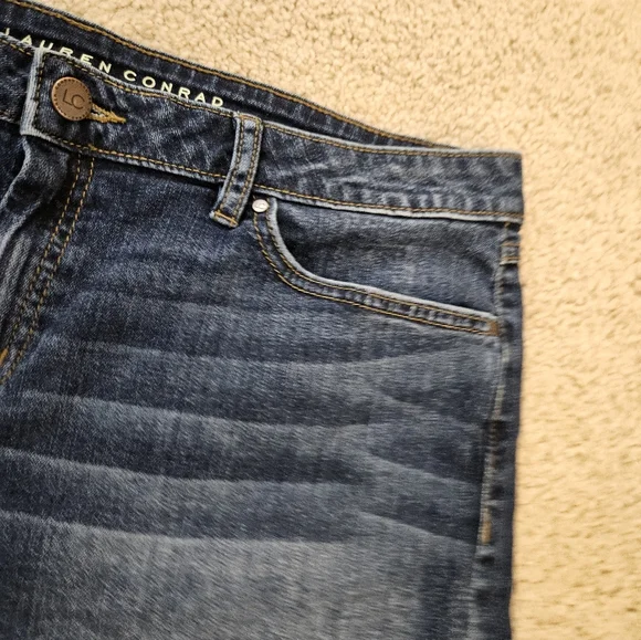 Lauren Conrad Women's Size 16 Sixteen Denim Shorts Distressed - Picture 7 of 12